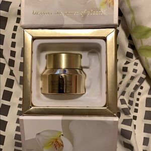 Selected rejuvenating orchid cream